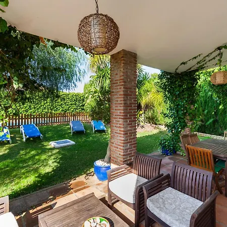 La Buganvilla - Solo Familias コニル・デ・ラ・フロンテラ